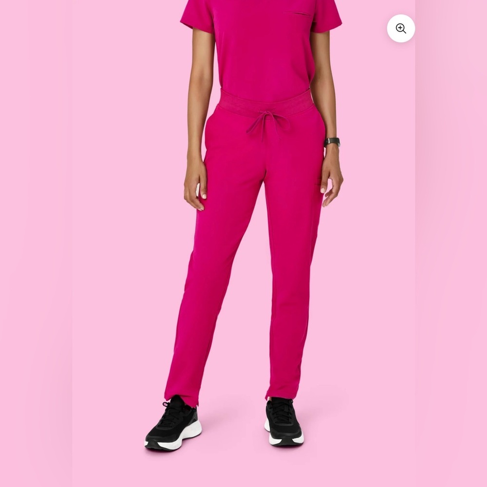 Mandala 6 Pocket Slim Pants Raspberry scrubs size S‎